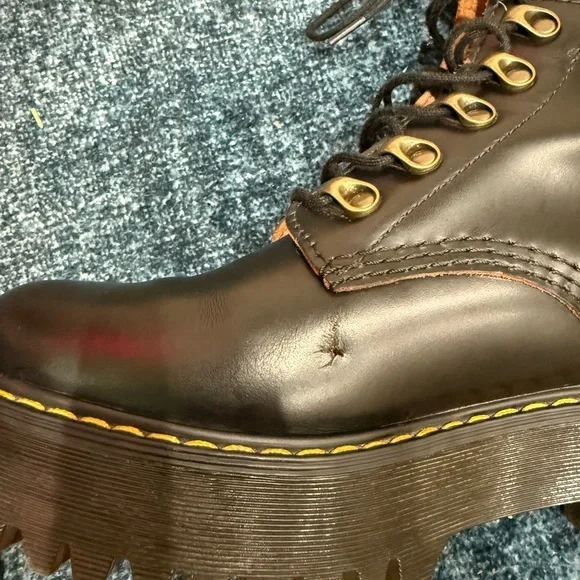 Leona Doc Martens size 8 Women's Boots - Picture 6 of 7